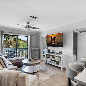 Lakeview #6- Emerald Searenity Holiday home